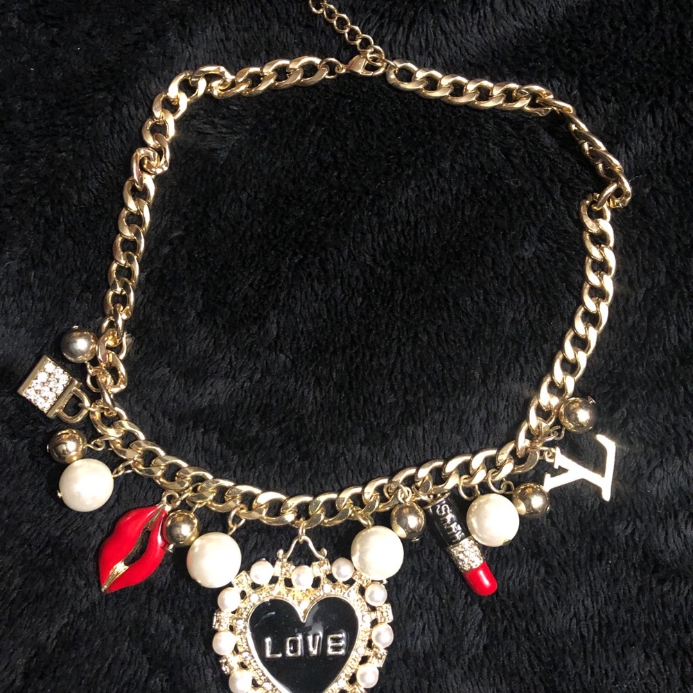 Very fun cute Love necklace